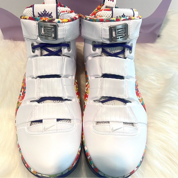 Nike Zoom LeBron 4 Retro Fruity Pebbles DQ9310-100 (2024) Size Men 9 Women 10.5 - Picture 7 of 12